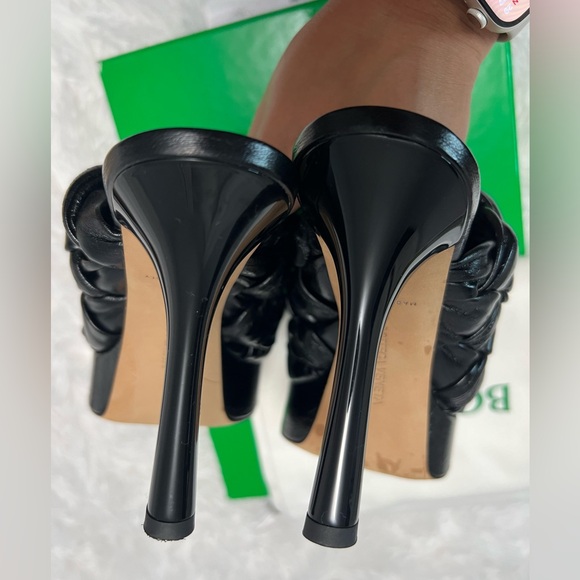 Bottega Veneta Ladies Intrecciato Board Weave Sandals - Picture 7 of 14